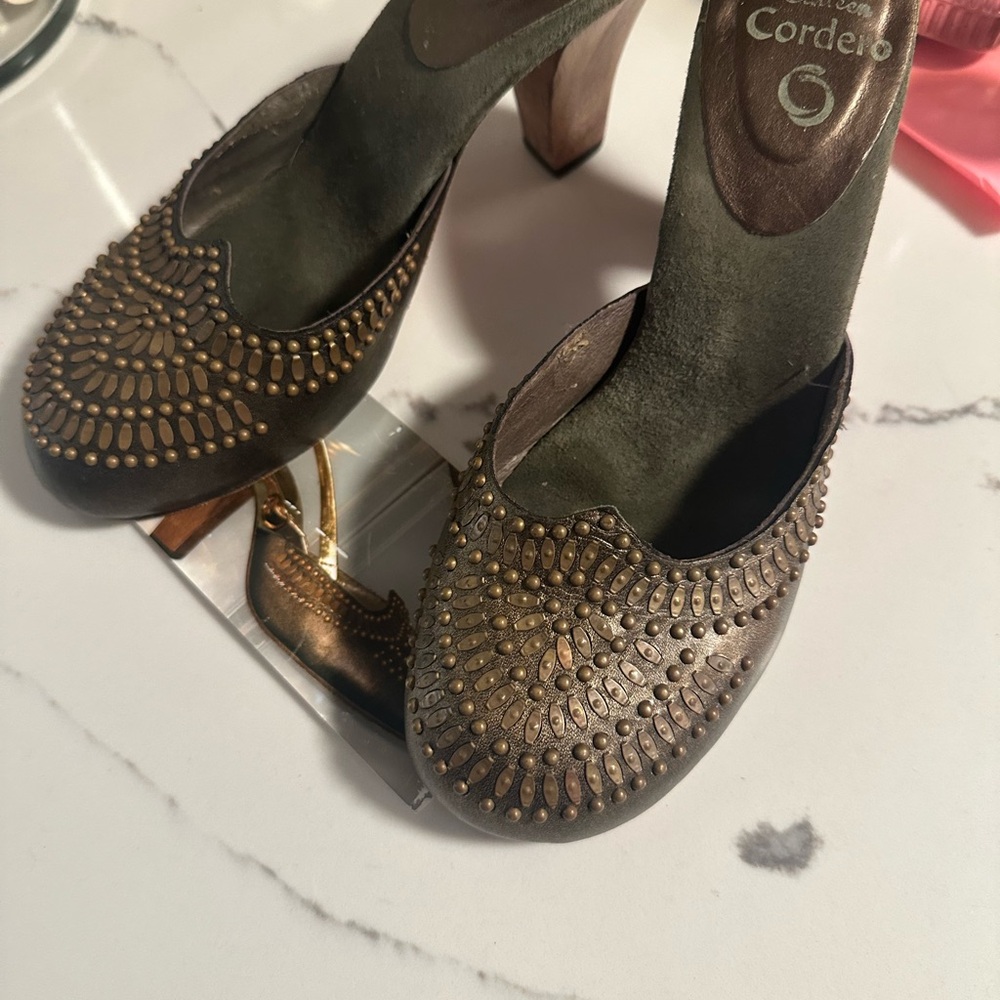 Cordeiro Women's Elegant Brown Studded Heels